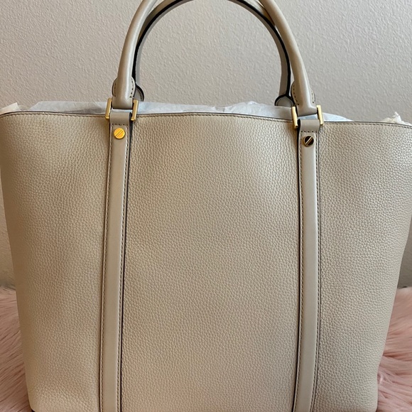 ❌Sold❌ Michael Kors Bedford Legacy Large Leather Tote - Picture 6 of 12